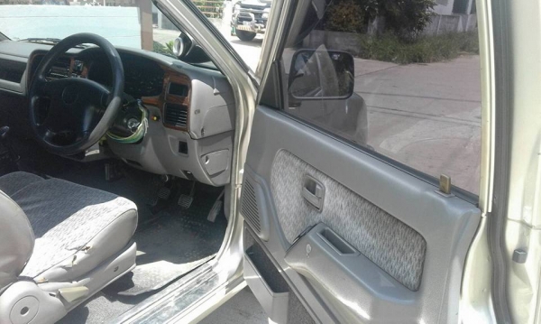 ISUZU DRAGON EYE ตัวท๊อปสุด 2.8 SLX TRUBO ปี 41 พวงมาลัยเพาเวอร์แท้ กระจกไฟฟ้า