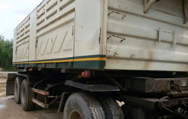 สิบล้อ ฮีโน่ 344ปี56ซีรี500 แม่ลูก3คาน ดั้มสามมิต สภาพดีสวยเดิมๆพร้อมใช้ ทะเบียนพร้อมโอน ขายราคา 2,750,000บ รถสวยๆน่าใช้