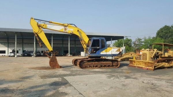 ขายรถแบคโค SK200-3 เครื่องดี ปั้มดี สภาพใช้งานได้ ในราคา 600000 บาท ต่อรองได้คะ