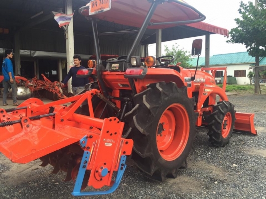 ขายรถไถคูโบต้า L3608 ใช้งาน 500 ชั่วโมง อุปกรณ์พร้อม เล่มทะเบียนครบ สนใจโทร 081-9136451 คุนโบว์