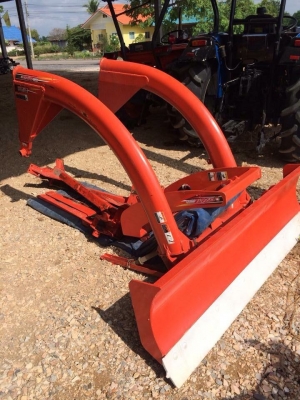 ขายชุดใบมีดดันดินหน้า คานบน ของ รถไถคูโบต้า L4708 ราคา 35,000 บาท สนใจโทร 081-9136451 ค่ะ