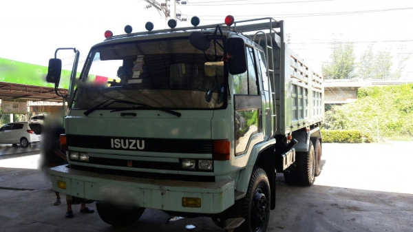 รถอีซูซุ 10 ล้อดั้ม FXZ  240 แรงม้า. ปี 37. , ( * ขาวทำฟ้า. )    สนใจติดต่อ  081 - 6079515