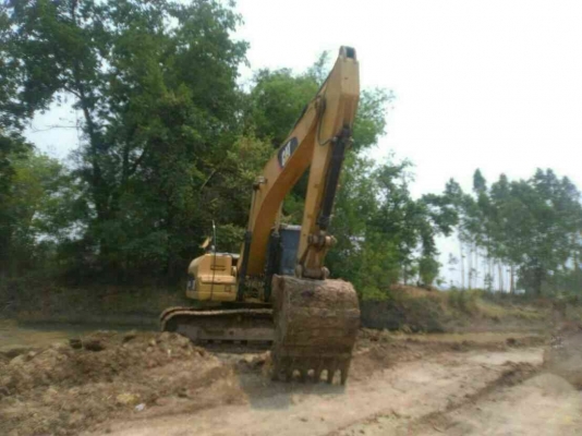 รถแบคโฮ  CAT  320  ( กระบอกดำ. ) , ( รถทำ 6,xxx กว่า ชม. )     สนใจติดต่อ  081 - 6079515