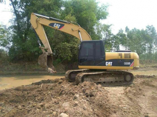 รถแบคโฮ  CAT  320  ( กระบอกดำ. ) , ( รถทำ 6,xxx กว่า ชม. )     สนใจติดต่อ  081 - 6079515