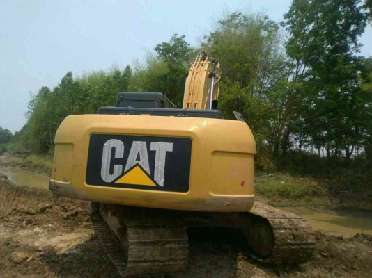 รถแบคโฮ  CAT  320  ( กระบอกดำ. ) , ( รถทำ 6,xxx กว่า ชม. )     สนใจติดต่อ  081 - 6079515