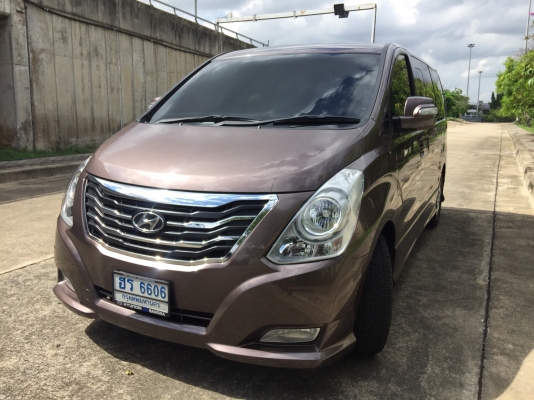 hyundai h1 elite สีน้ำตาล ปี 2014 รถมือเดียว สวยมากไม่มีริ้วรอย ถูกที่สุดในตลาด