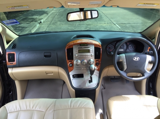 hyundai h1 elite สีน้ำตาล ปี 2014 รถมือเดียว สวยมากไม่มีริ้วรอย ถูกที่สุดในตลาด
