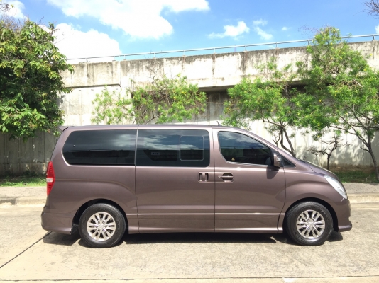 hyundai h1 elite สีน้ำตาล ปี 2014 รถมือเดียว สวยมากไม่มีริ้วรอย ถูกที่สุดในตลาด