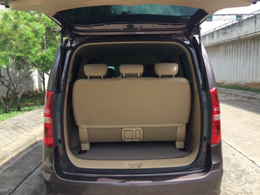hyundai h1 elite สีน้ำตาล ปี 2014 รถมือเดียว สวยมากไม่มีริ้วรอย ถูกที่สุดในตลาด