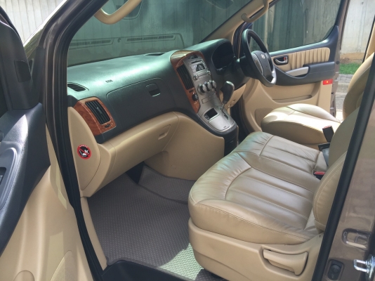hyundai h1 elite สีน้ำตาล ปี 2014 รถมือเดียว สวยมากไม่มีริ้วรอย ถูกที่สุดในตลาด