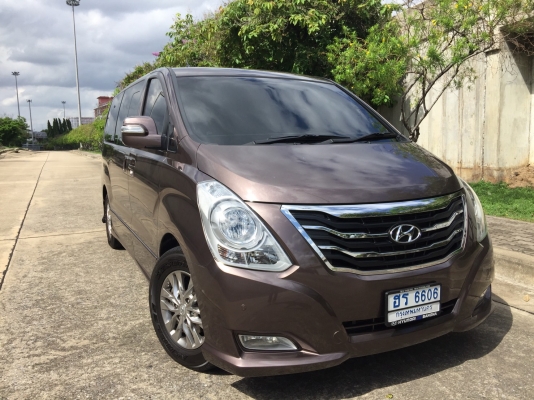 hyundai h1 elite สีน้ำตาล ปี 2014 รถมือเดียว สวยมากไม่มีริ้วรอย ถูกที่สุดในตลาด