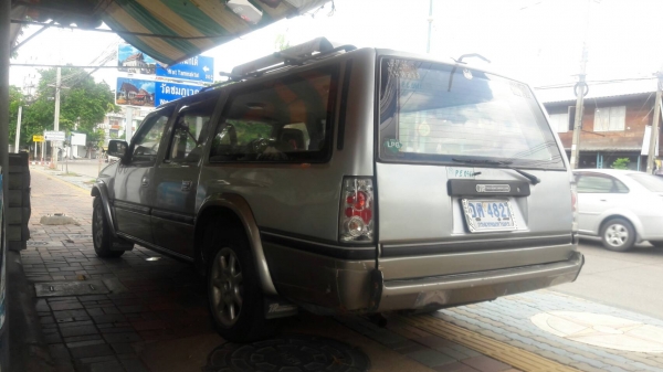 ISUZU แวน ปี94 วาง2เจ ออโต้ ขับดี พร้อมใช้ ISUZU แวน ปี94 วาง2เจ ออโต้ ขับดี พร้อมใช้