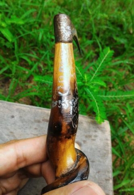 ตะขอ หลวงปู่หงษ์ พรหมปัญโญ จานยันต์เต็ม พุทธคุณเด่นด้านมหาอำนาจ มหาบารมี คุมงานคุมคน เจ้าของร้าน เจ้าของกิจการควรมีไว้ครับ