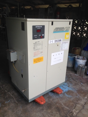 ปั๊มลมลูกสูบเก็บเสียงHITACHI 10แรงม้าเก่าญี่ปุ่น0833554933