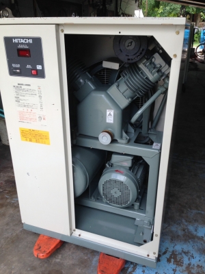 ปั๊มลมลูกสูบเก็บเสียงHITACHI 10แรงม้าเก่าญี่ปุ่น0833554933