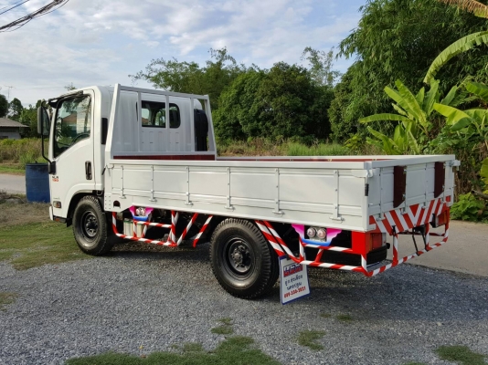 รถห้างมือเดียว (ELF NLR 130 กะบะใหม่) ทะเบียนไม่ติดเวลา