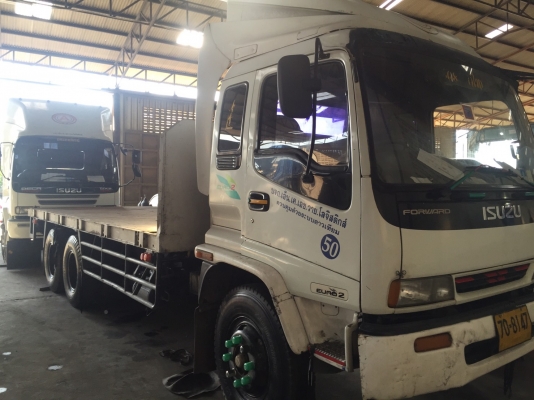 ขาย อีซูซุ 200 กะบะพื้นเรียบ ยาว 6.5 มีสองคัน ขาย อีซูซุ 200 กะบะพื้นเรียบ ยาว 6.5 มีสองคัน