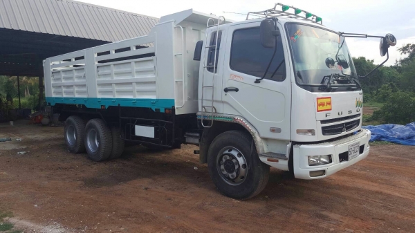 ขายรถบรรทุกสิบล้อดัมพ์ Mitsubishi เครื่อง 240 แรง ปี 57 กระบะดัมพ์สามมิตร ทะเบียนพร้อม