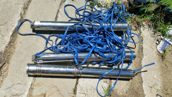 ขายตามสภาพ ชัมเมร็อทสูบน้ำบาดาล/ เครื่องสูบน้ำบาดาล/ ปั้มน้ำบาดาล 3 เครือง ราคารวม 23,000