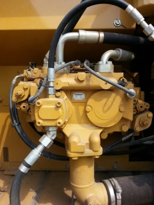 ขออนุญาติขาย320D  กระบอกดำชั่วโมง 4XXXพร้อมใช้งาน  ราคา 2000000 สนใจติดต่อ  ช่างดำ  0853224877-0988930465