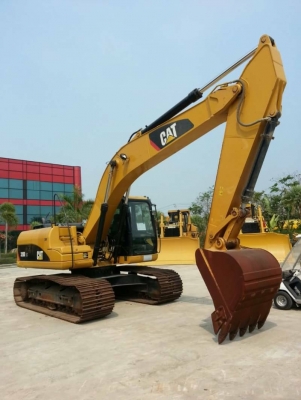 ขออนุญาติขาย320D  กระบอกดำชั่วโมง 4XXXพร้อมใช้งาน  ราคา 2000000 สนใจติดต่อ  ช่างดำ  0853224877-0988930465