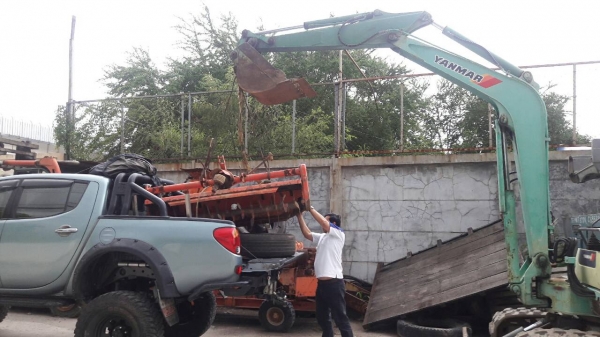 tractor-backhoe จัดส่งโรตารี่ ขึ้นรถให้ลูกค้า เรียบร้อยแล้วครับ ขอบคุณครับ ท่านใดสนใจ สามารถติดต่อสอบถามได้