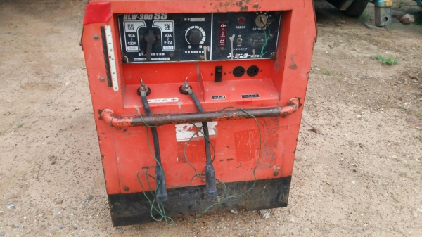 ขาย ตู้เชื่อมพร้อมเครื่องปั่นไฟ DENYO 200SS เครื่อง KUBOTA ดีเชล 2 สูบ เก่าญี่ปุ่นแท้