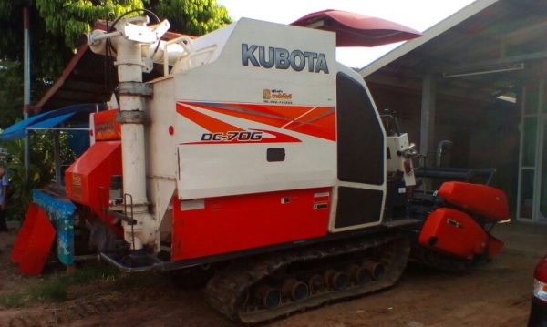 ขายรถเกี่ยวข้างคูโบต้า70gอุ้มสภาพใหม่มาก800ซม.ราคา679000บาท(หกแสนเจ็ดหมื่นเก้าพันบาทต่อรอง)