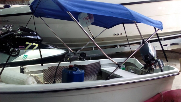 ขายเรือตกปลาไฟเบอร์11ฟุตพรอ้มเครื่องยามาฮา8เเรงมีหลังคาพรอม้ไช้งานไม่มีเทนเลอร์ดโท0893885953นัด