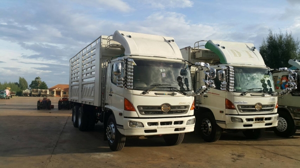 ขายด่วนสิบล้อเพลาเดียวล่องกะบะสามมิตร ยาว6.20 ม.220แรง คัสซีสวยทั้งเส้น มี3คัน ขายด่วนสิบล้อเพลาเดียวล่องกะบะสามมิตร ยาว6.20 ม.220แรง คัสซีสวยทั้งเส้น มี3คัน