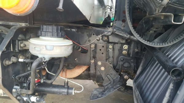 ขายด่วนสิบล้อเพลาเดียวล่องกะบะสามมิตร ยาว6.20 ม.220แรง คัสซีสวยทั้งเส้น มี3คัน ขายด่วนสิบล้อเพลาเดียวล่องกะบะสามมิตร ยาว6.20 ม.220แรง คัสซีสวยทั้งเส้น มี3คัน