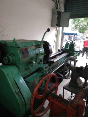 ขายกลึง8ฟุตญี่ปุ่นคอลึกมี3จับ4จับพร้อมราคาเบาๆครับ