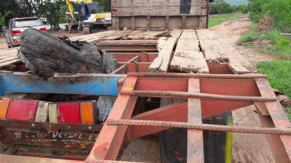 ขาย เทนเลอร์ 10 ล้อ หัวยาว เพลาเดียว เฟืองท้ายใหญ เครื่อง 6BD1 165 แรงม้า เกียร์ร็อคกี้ เบรคลมดัน คัสซีสวย เล่มทะเบียนครบพร้อมโอน