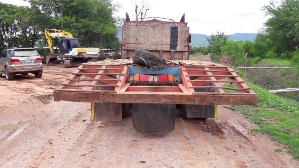 ขาย เทนเลอร์ 10 ล้อ หัวยาว เพลาเดียว เฟืองท้ายใหญ เครื่อง 6BD1 165 แรงม้า เกียร์ร็อคกี้ เบรคลมดัน คัสซีสวย เล่มทะเบียนครบพร้อมโอน