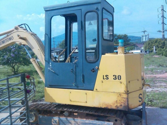 รถขุดเล็ก LS30 ขนาด PC30 เก๋งตู้ รถสวยมากๆใช้น้อย