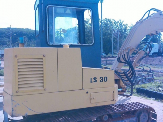 รถขุดเล็ก LS30 ขนาด PC30 เก๋งตู้ รถสวยมากๆใช้น้อย