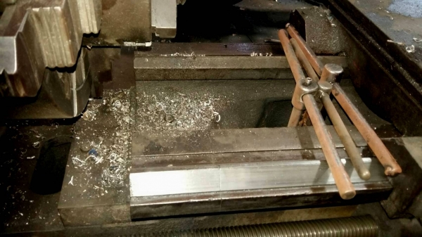 แท่นกลึง 6 ฟุต 3 เพลา เกียร์บล็อก รุ่นหนัก รูเพลา 3 นิ้ว หน้าแท่นกว้าง อุปกรณ์พร้อมใช้ ด่วนๆๆๆ 150,000