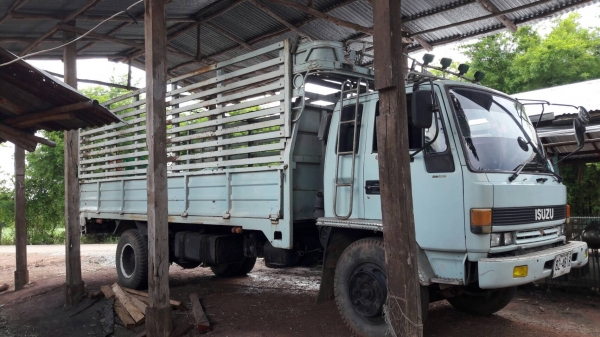 ขาย 6 ล้อ ISUZU กระบะยาว 6 เมตร เครื่อง 6BG1 เทอร์โบ 195 แรงม้า คัสซีสวยตลอดเส้น เบรคทิฟฟี่ สโลว์อินเตอร์ พาวเวอร์ ทะเบียนพร้อมโอน