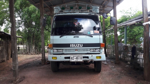 ขาย 6 ล้อ ISUZU กระบะยาว 6 เมตร เครื่อง 6BG1 เทอร์โบ 195 แรงม้า คัสซีสวยตลอดเส้น เบรคทิฟฟี่ สโลว์อินเตอร์ พาวเวอร์ ทะเบียนพร้อมโอน