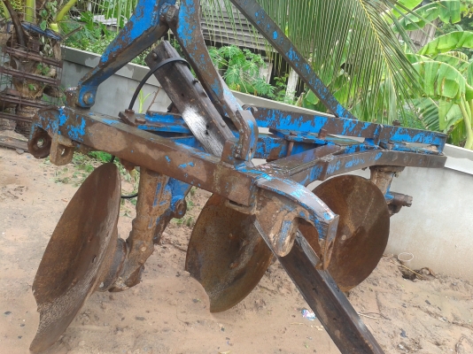 ขายผาน 3 ของรถไถ ford สภาพไม่สวย แต่พร้อมใช้ ราคาถูก