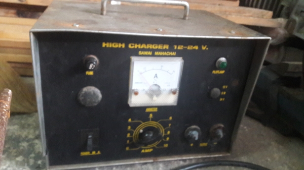 ขาย !! เครื่องชาร์ทแบต12-24v.ตัวตู้เป็นสเตนเลต.