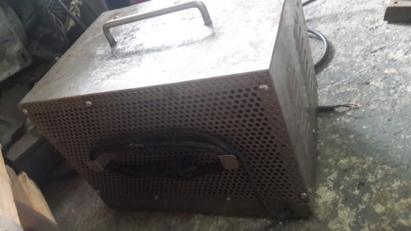 ขาย !! เครื่องชาร์ทแบต12-24v.ตัวตู้เป็นสเตนเลต.