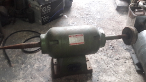 ขาย !! มอเตอร์เจียตั้งโต๊ะ(ปัดเงา)ขนาด1แรง220v.ยี่ห้อTOHOของjapan