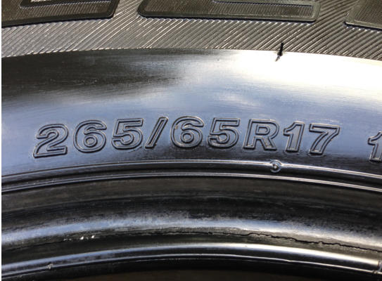 ยาง Bridgestone 265 65 17 กลางปี15 ดอกเต็ม ราคาไม่แพง
