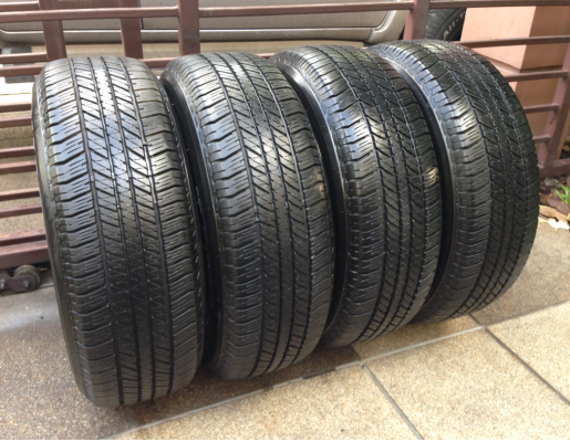 ยาง Bridgestone 265 65 17 กลางปี15 ดอกเต็ม ราคาไม่แพง