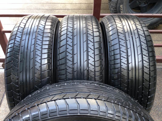 ยาง Yokohama 215 60 17 ปลายปี14 ดอกเต็ม เนื้อนิ่ม ราคาไม่แพง