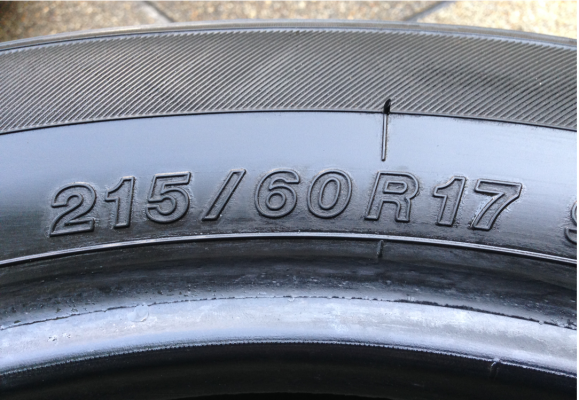 ยาง Yokohama 215 60 17 ปลายปี14 ดอกเต็ม เนื้อนิ่ม ราคาไม่แพง