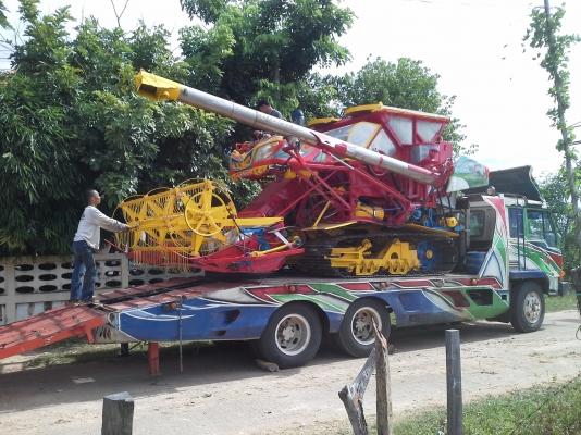 นำส่งแล่วครับ ขอบคุณท่านที่มีอุปการะคุณครับ  เกษตรพัฒนา 10  ht เครื่อง isuzu 195 เลดทั้งคัน บิ้วงานใหม่ คันนี้เสร็จมีคันใหม่เตรียมบิ้ว สนใจดูก่อนได้ ครับ