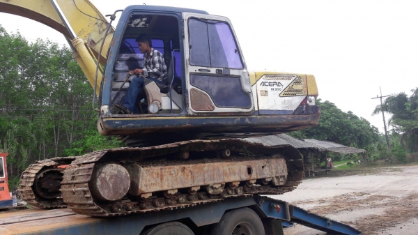 ขายรถแบคโฮ KOBELCO SK200-/// ระบบไฟเต็ม ไม่มีเอกสาร ราคา 520000