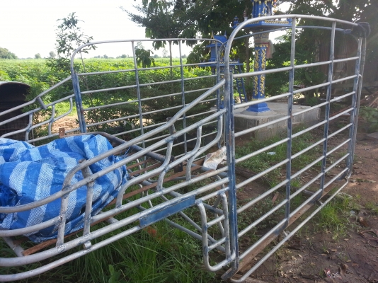 ขายคอกรถดีแมค แค้ป สภาพดีพร้อมใช้งาน ขายคอกรถดีแมค แค้ป สภาพดีพร้อมใช้งาน